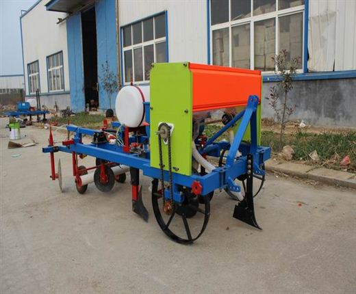 2MB-1/2型花生播种覆膜机